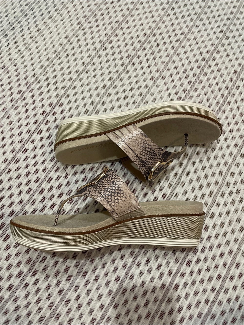 Cole Haan Original Grand Platform Snake Print Thong Wedge Sandals Size 9.5 Excel - Picture 6 of 10